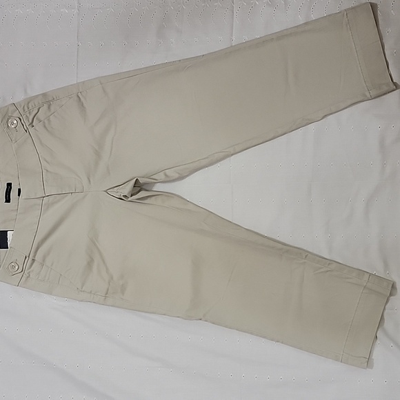 Women's Tommy Hilfiger Low Rise Cropped Pants, Khaki, Size 8, NWT - Picture 9 of 10